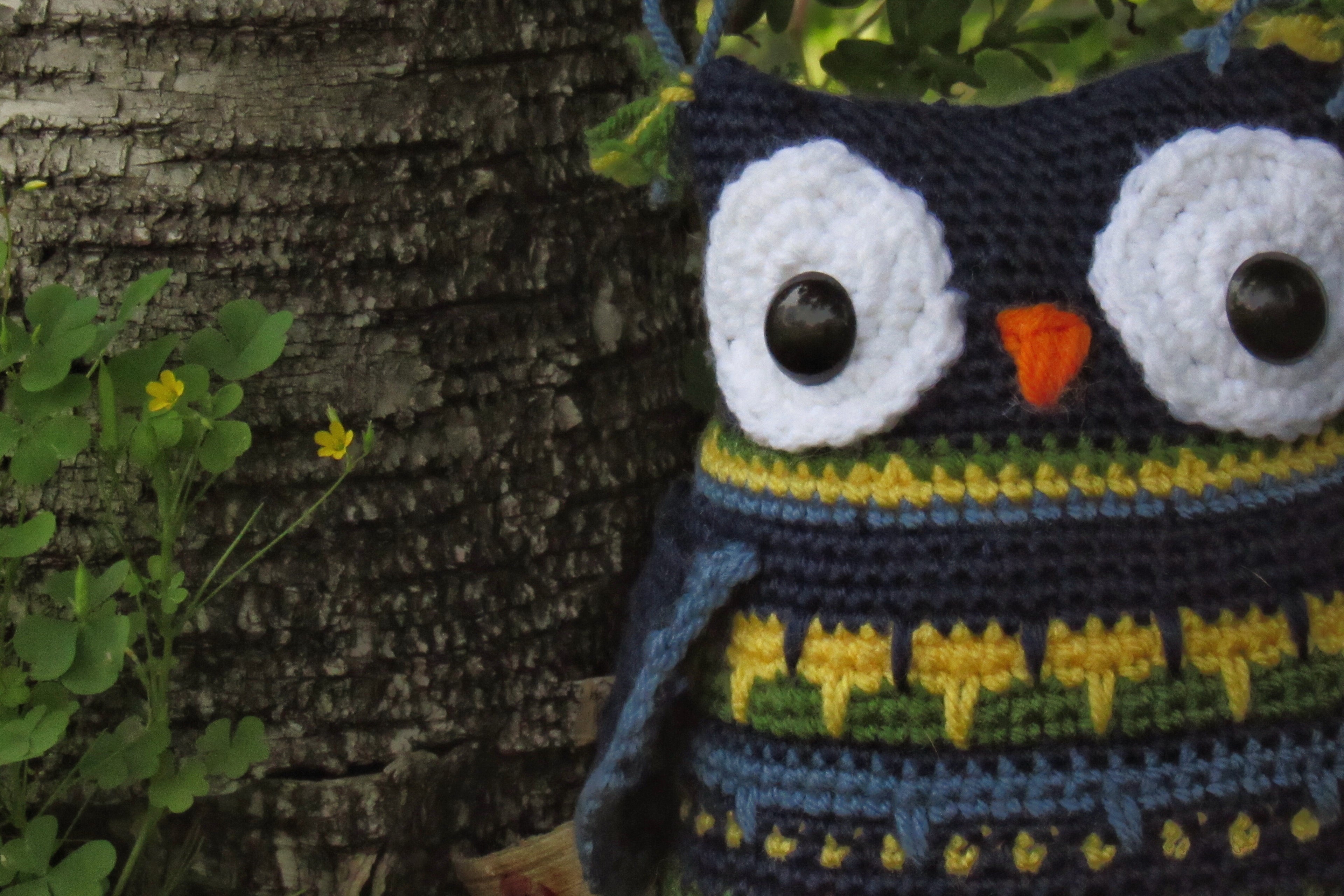 Leaping Stitch Owl (Blue, Green, Yellow)