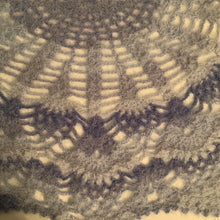 Load image into Gallery viewer, Pineapple Stitch Shawl - Customizable
